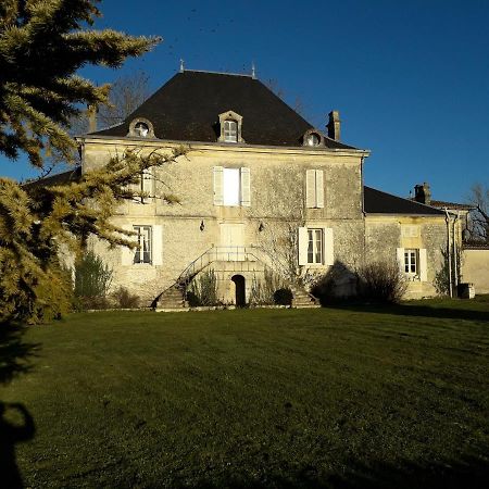 Chateau De Varaize 외부 사진